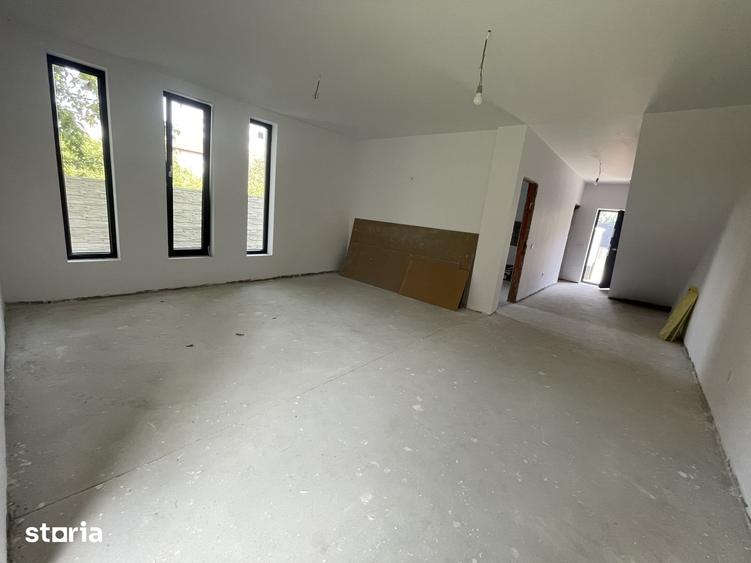 Casă cu 4 camere cu Teren 250 Mp în Central