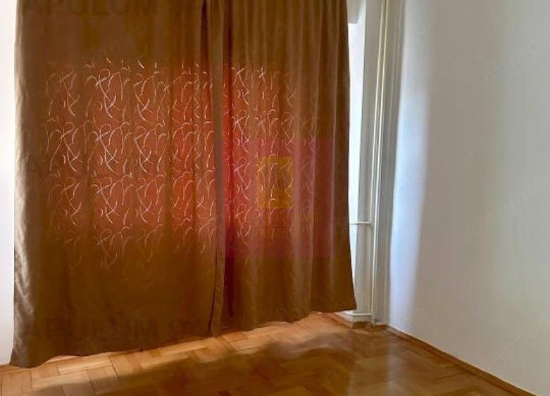 Apartament cu 3 camere decomandat în Sebastian