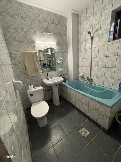 Casă cu 4 camere cu Teren 186 Mp în Rovine