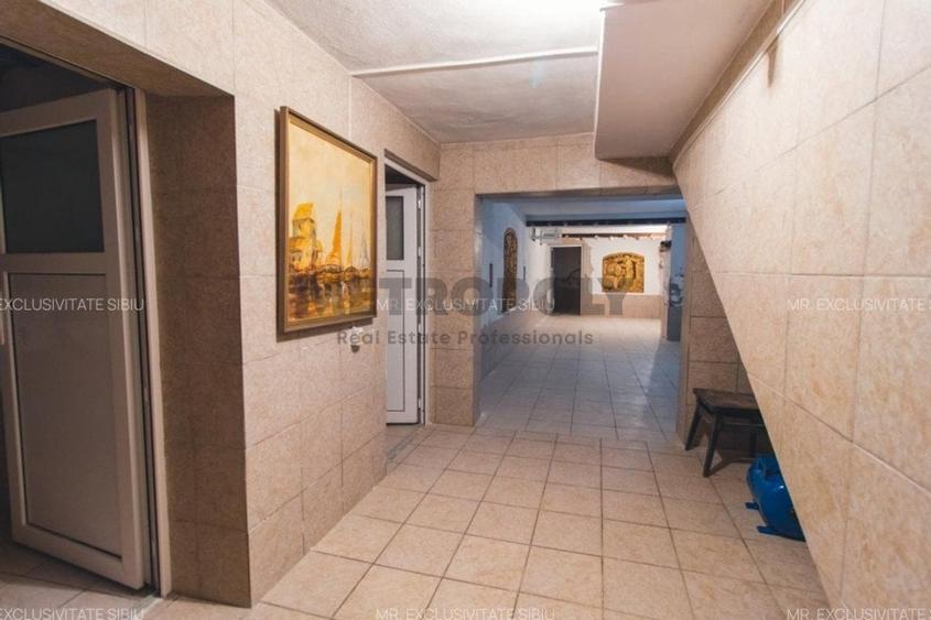 Spațiu comercial, de 550 mp, în Săcădate