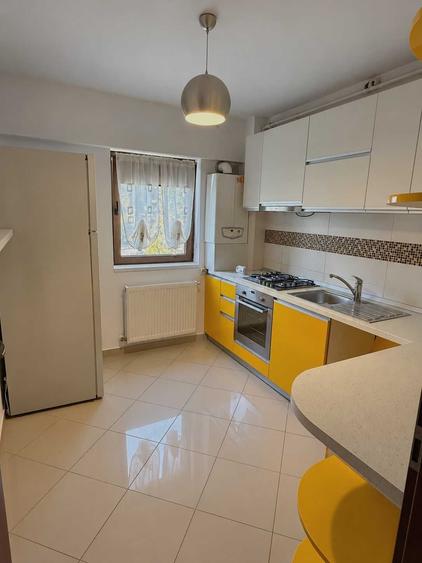 Apartament cu 2 camere decomandat în Titan