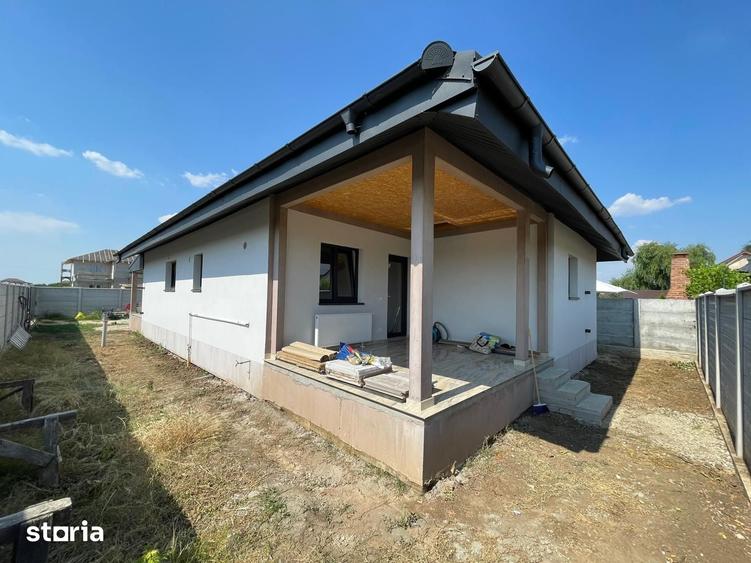 Casă cu 3 camere cu Teren 400 Mp în Domnești