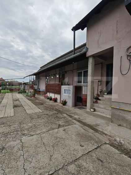 Casă individuală cu 6 camere cu Canalizare în Mihai Viteazu