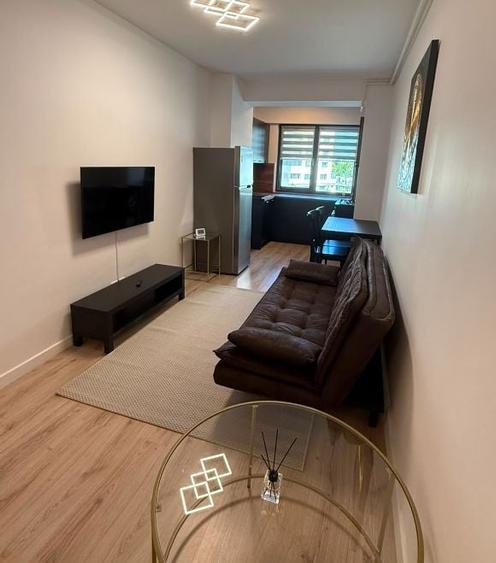 Apartament cu 2 camere semidecomandat, mobilat în Pipera