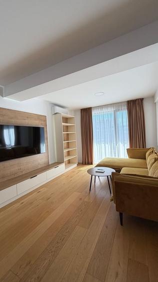 Duplex cu 5 camere cu Canalizare în Exterior Nord
