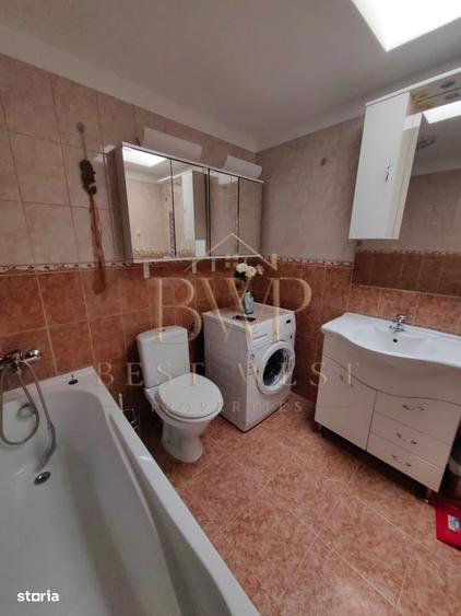Casă cu 4 camere în Dumbrăvița