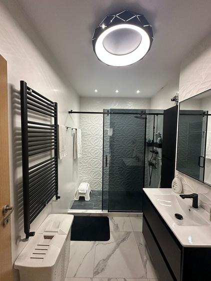 Apartament cu 3 camere decomandat în Cotroceni