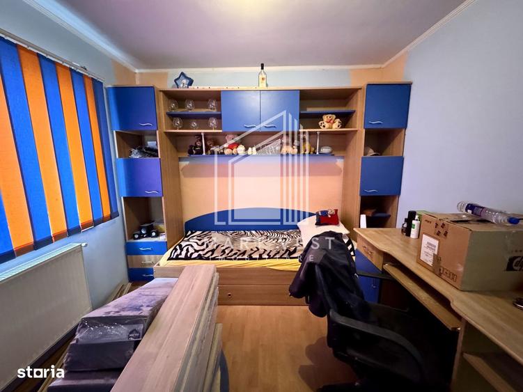 Apartament cu 3 camere decomandat, mobilat în Central