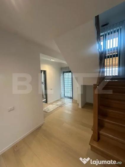Casă cu 5 camere cu Teren 1600 Mp în Central