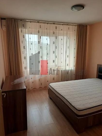 Apartament cu 3 camere decomandat în Gorjului