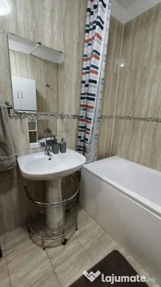 Garsonieră decomandată în Central
