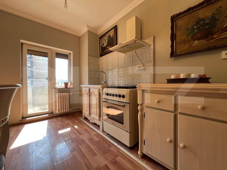 Apartament cu 4 camere decomandat, mobilat în Rogerius