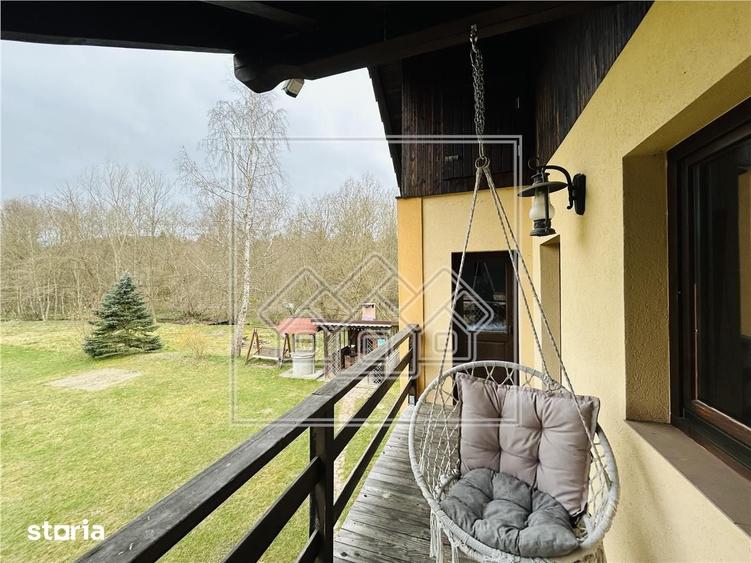 Casă cu 5 camere cu Teren 3400 Mp în Porumbacu de Jos