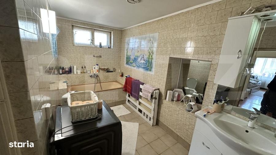 Casă cu 4 camere în Uroi