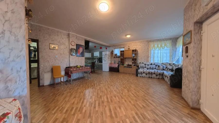 Casă cu 4 camere cu Teren 486 Mp în Central
