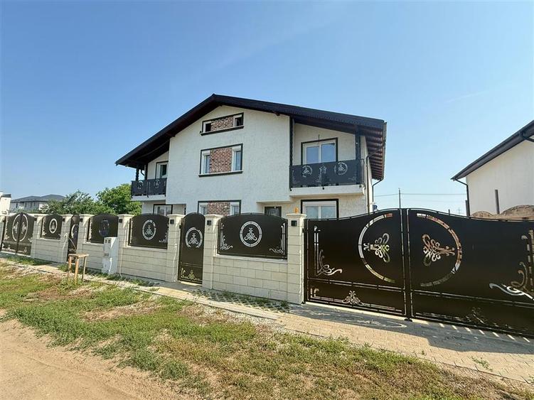 Duplex cu 4 camere cu Piscina în Berceni