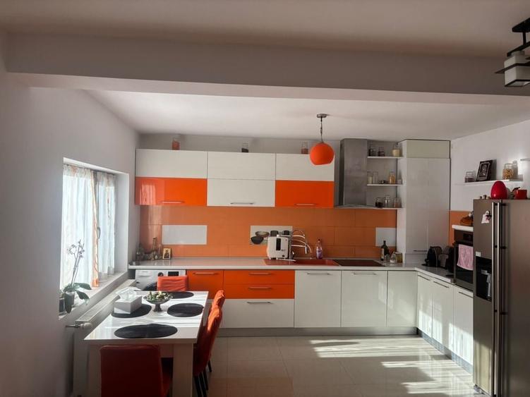 Vand Casa Spatioasa si Moderna in Valu lui Traian Complet Mobilata si Utilata - 2