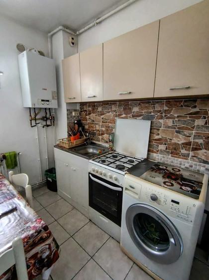 Apartament cu 2 camere semidecomandat în Petros