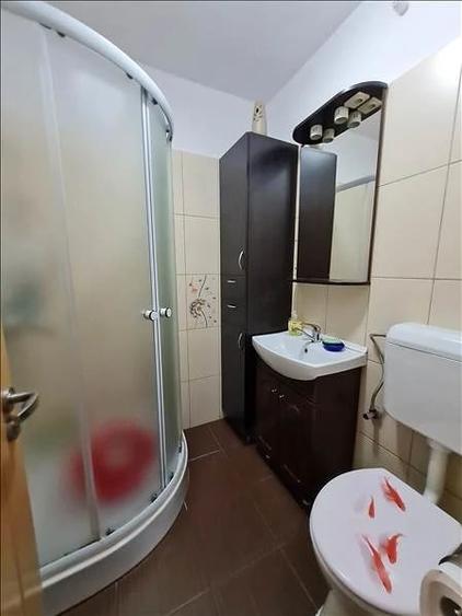 Apartament cu 2 camere semidecomandat în Florilor