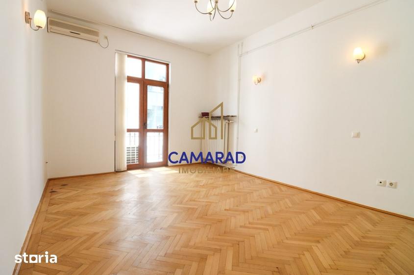 Apartament cu 3 camere în Victoriei
