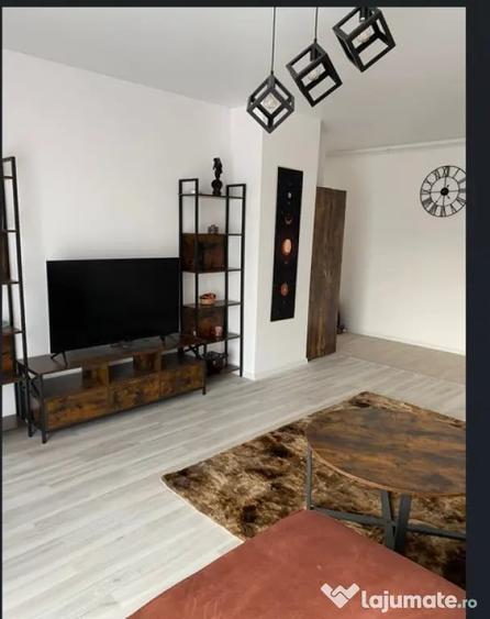 Apartament cu 2 camere semidecomandat în Parcul Carol