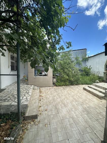 Casă cu 4 camere în Central
