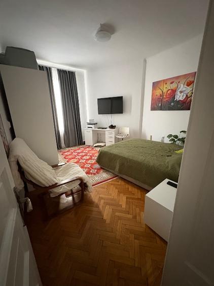 Apartament cu 4 camere decomandat în Universitate