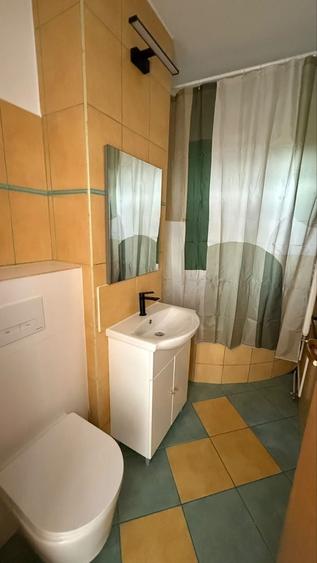 Apartament cu 3 camere decomandat în 7 Noiembrie