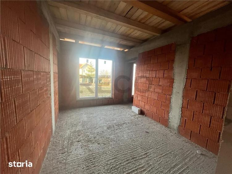 Casă cu 4 camere cu Teren 650 Mp în Oncea