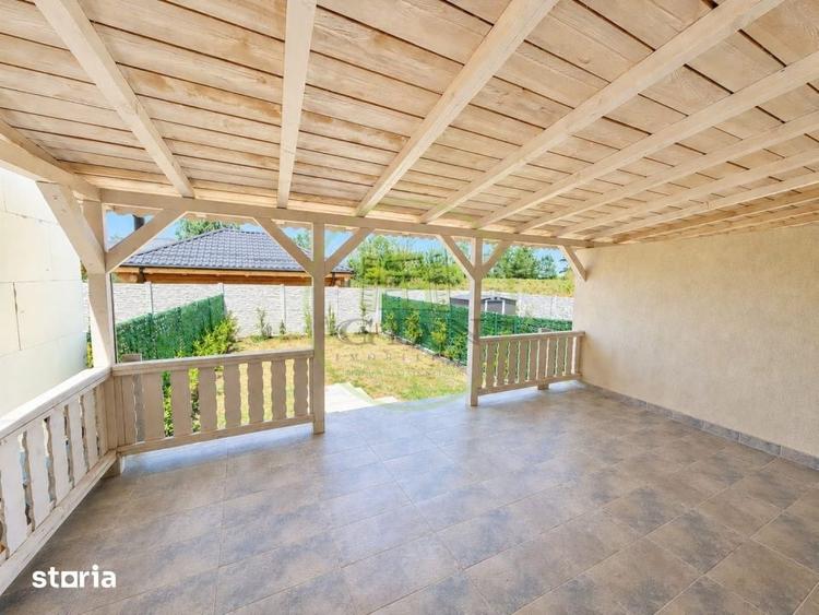 Casă cu 3 camere cu Teren 230 Mp în Bucovăț