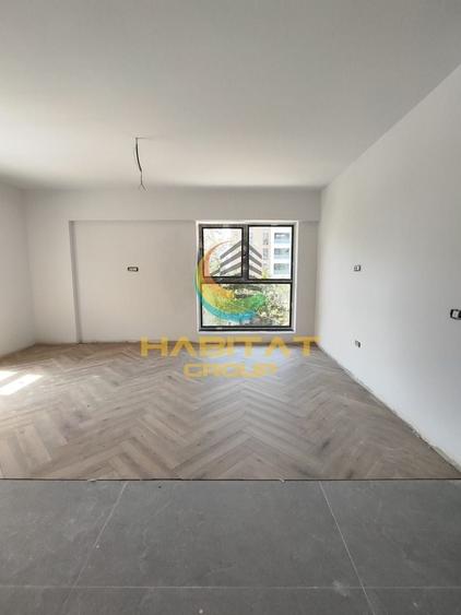 Apartament cu 3 camere semidecomandat în Berceni