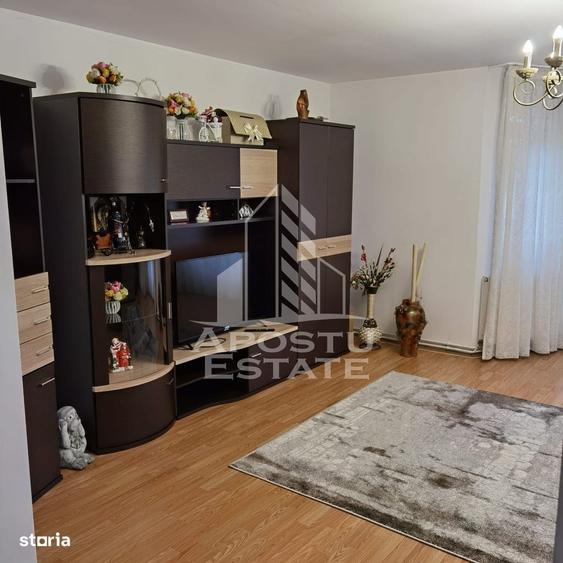 Casă cu 4 camere în Sânmihaiu Român