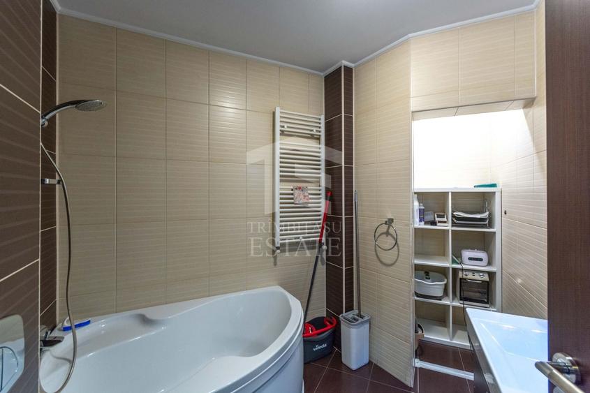 Apartament cu 5 camere semidecomandat în Arcul de Triumf
