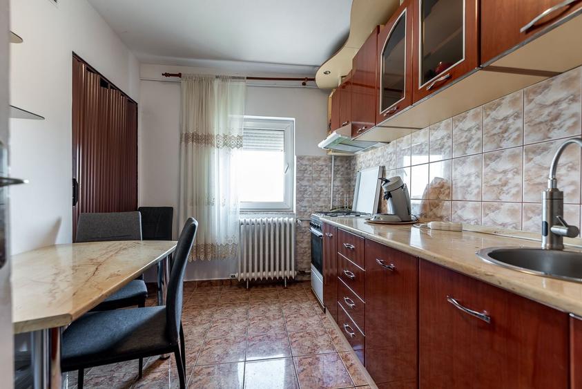 Apartament cu 2 camere semidecomandat, mobilat în 6 Vânători