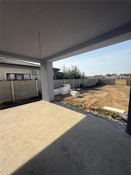 Casă individuală cu 4 camere cu Canalizare în Moșnița Nouă