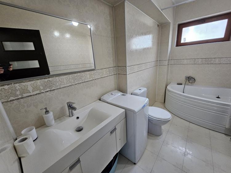 Apartament cu 3 camere decomandat, mobilat în Faleza Nord