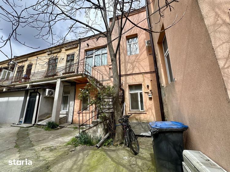 Casă cu 3 camere cu Teren 500 Mp în Unirii