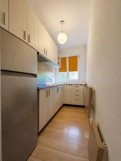 Apartament cu 2 camere semidecomandat, mobilat în Dacia