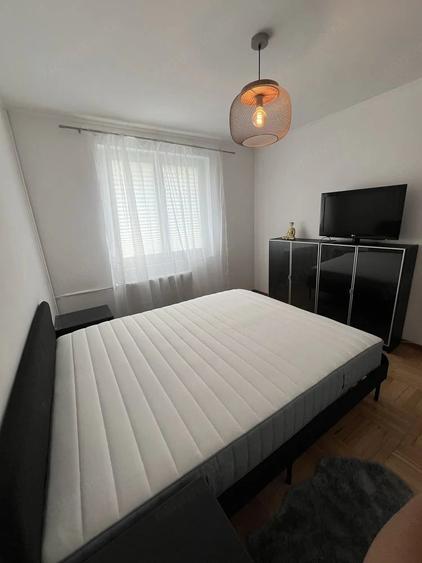 Apartament cu 4 camere decomandat în Pantelimon