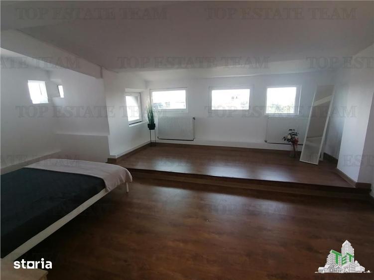 Apartament cu 4 camere decomandat în Central