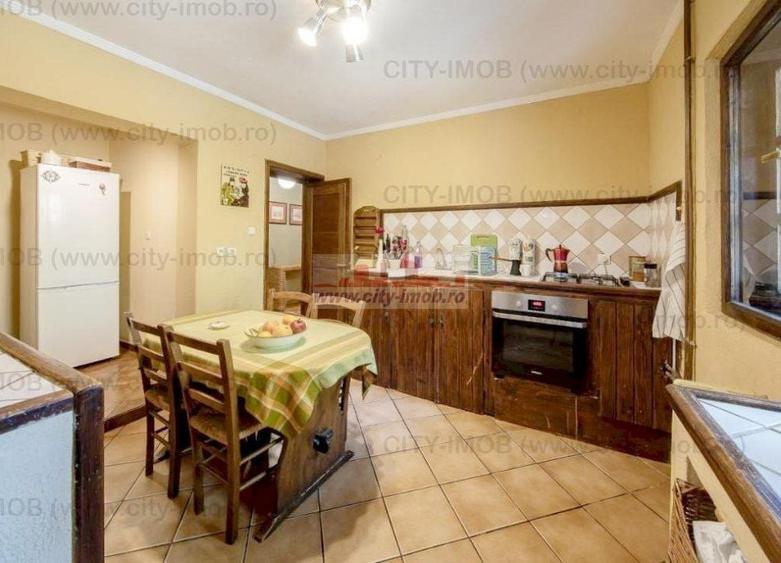 Casă individuală cu 8 camere decomandat cu Canalizare în Ghermănești