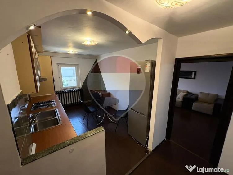 Apartament cu 4 camere semidecomandat în Traian
