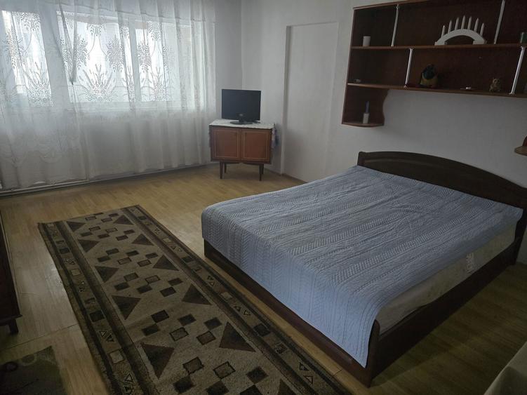 Garsonieră decomandată în Central