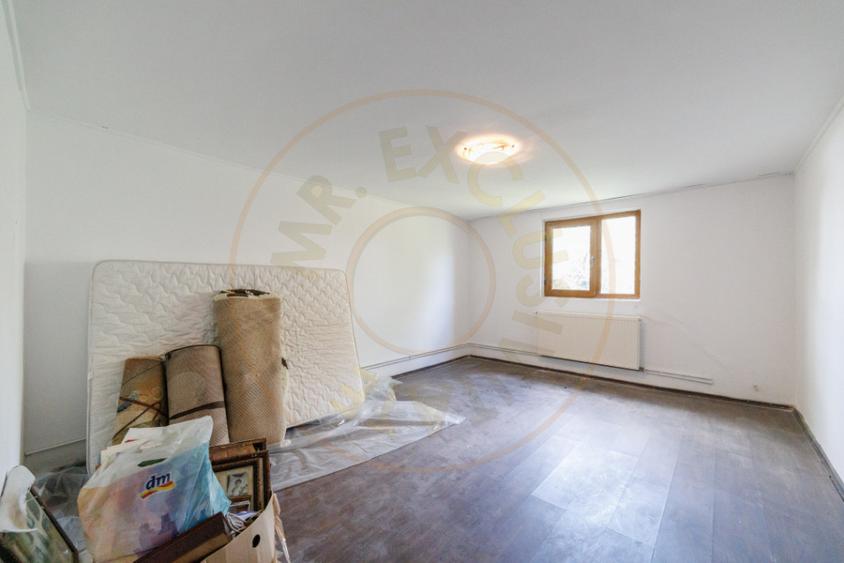 Casă cu 4 camere cu Teren 889 Mp în Prundu