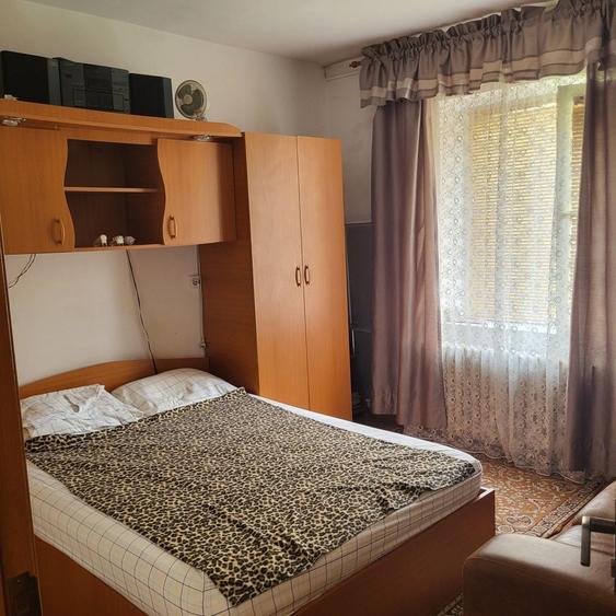 Inchieaz apartament 2 camere -zona 1 Decembrie sector 3 - 6