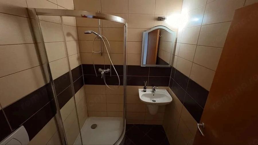 Apartament cu 3 camere semidecomandat în Avantgarden