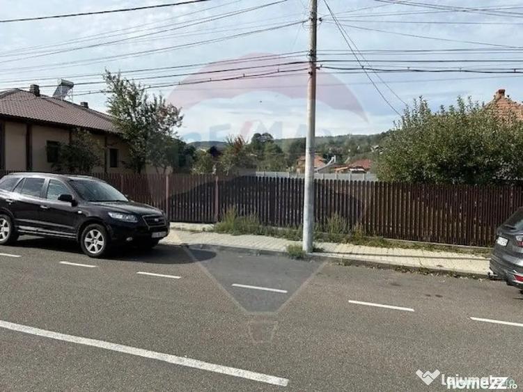 Casă cu 4 camere cu Teren 802 Mp în Măneciu