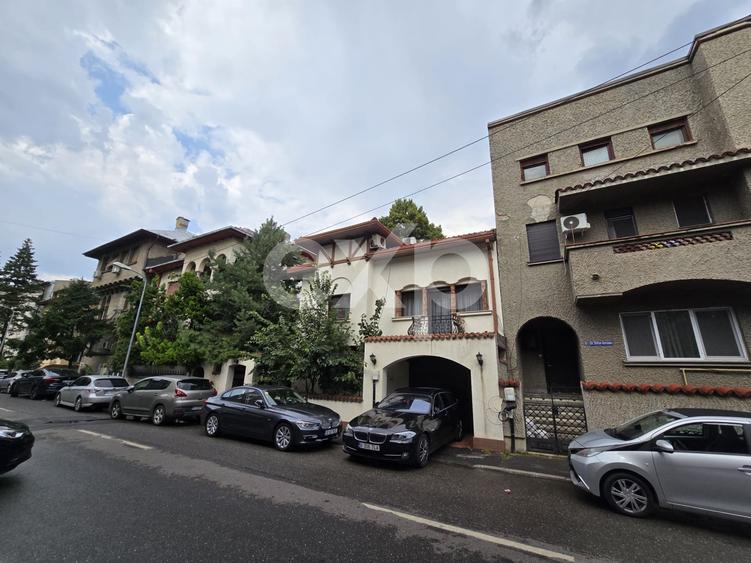 Casă individuală cu 4 camere cu Canalizare în Polonă
