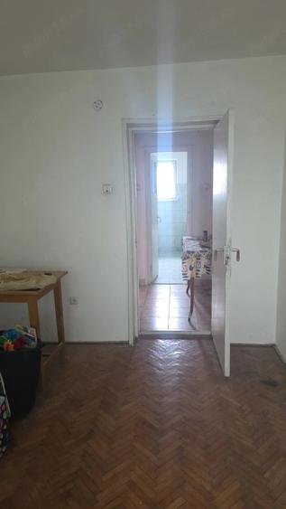 Apartament cu 2 camere semidecomandat în Crihala
