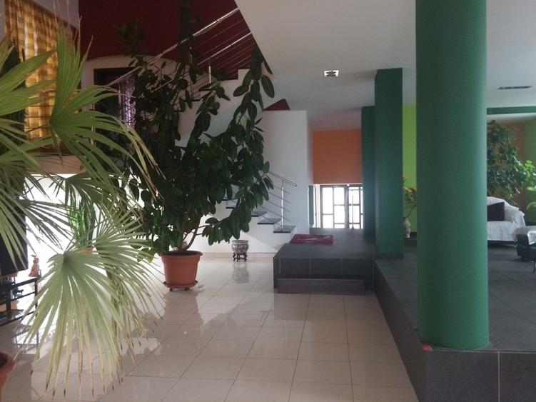 Casă cu 6 camere cu Teren 1000 Mp în Pipera